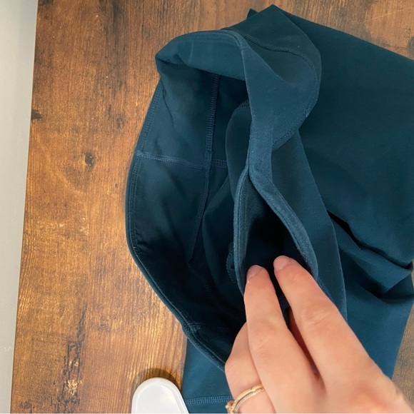 NWOT | Under Armour women’s capri‎ leggings — small/medium - Picture 4 of 4